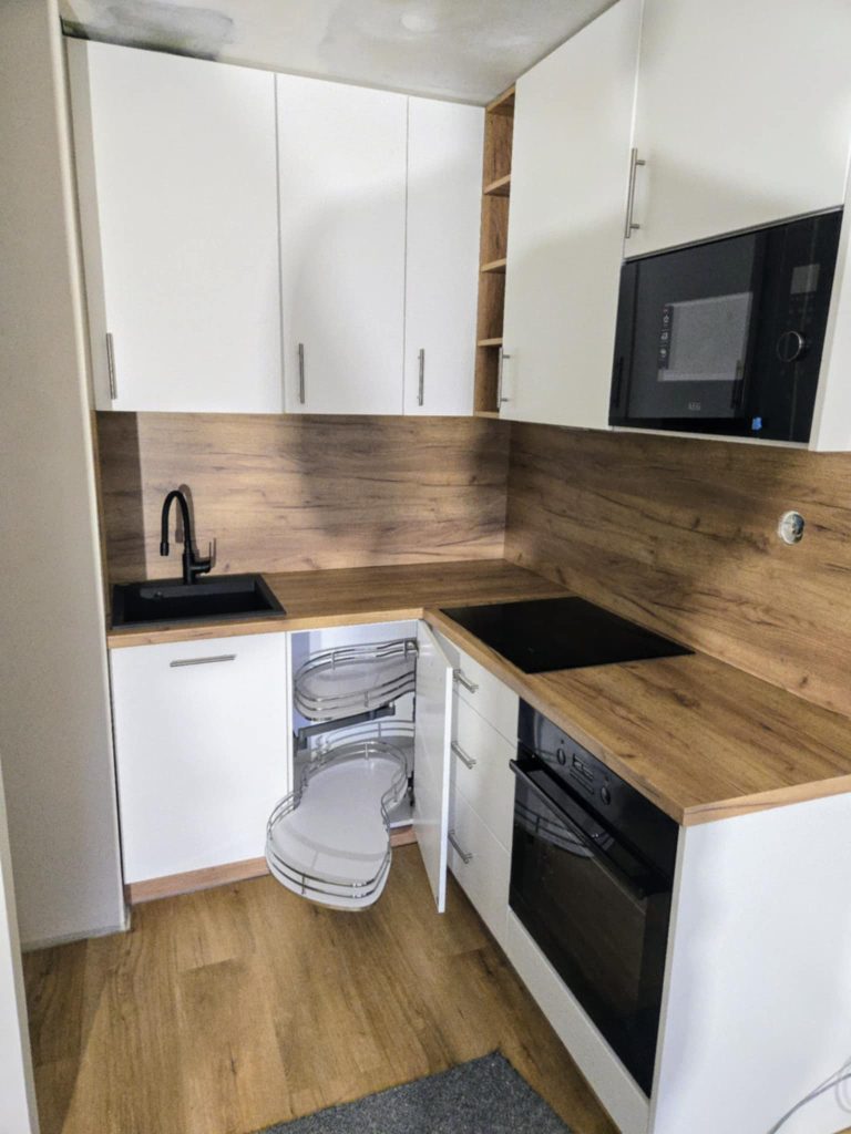 73aebabb 404e 4fdf 8282 ea3f392546e5